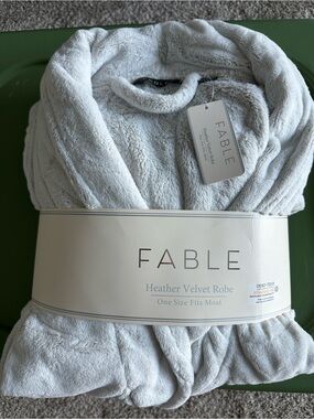 Fable Heather Velvet Robe - Light Gray